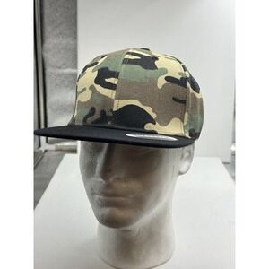 Camouflage Flat Bill Hat Snapback OS Woodland Camo Cap Hunting Outdoors Military
